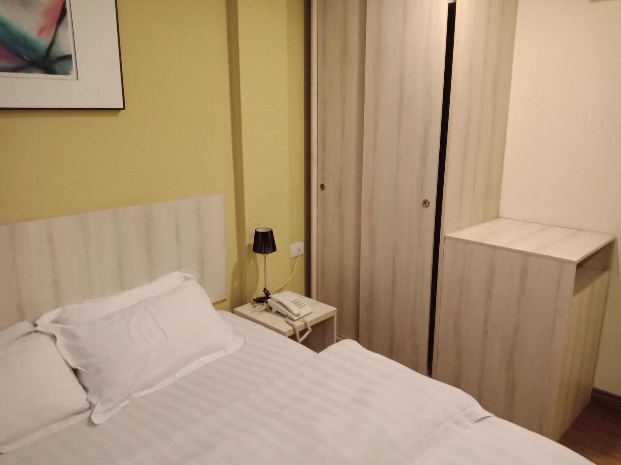Hotel Zamburger Taman Segar - Previously Home Inn Taman Segar Kuala Lumpur Esterno foto