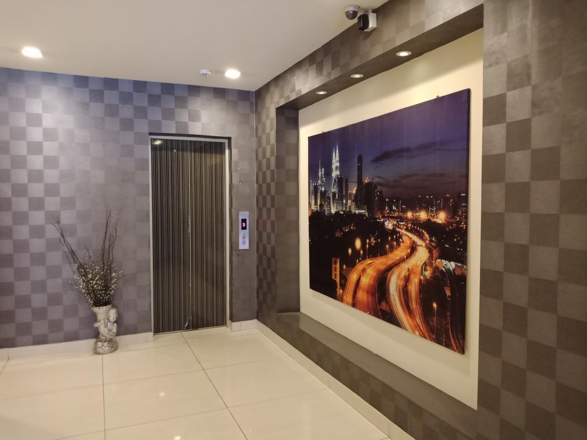 Hotel Zamburger Taman Segar - Previously Home Inn Taman Segar Kuala Lumpur Esterno foto